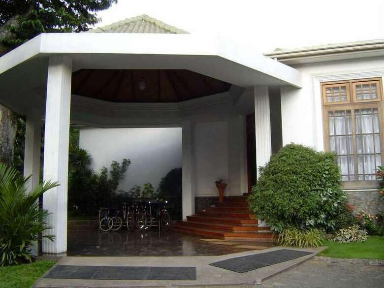 Water Garden Hotel