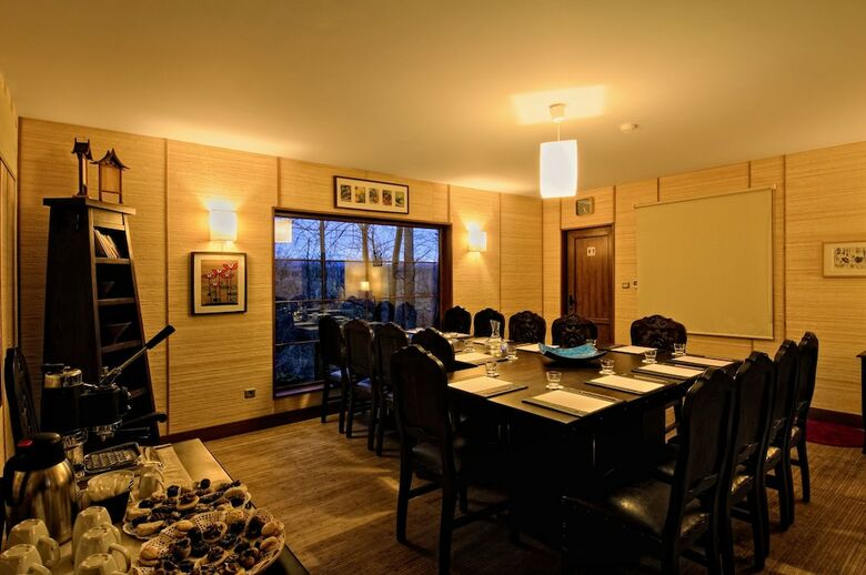 Hotel Village Park Resort And Spa Otel