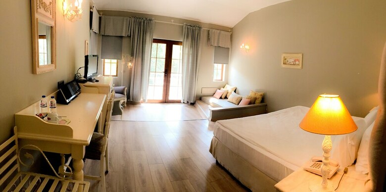 Hotel Village Park Resort And Spa Otel