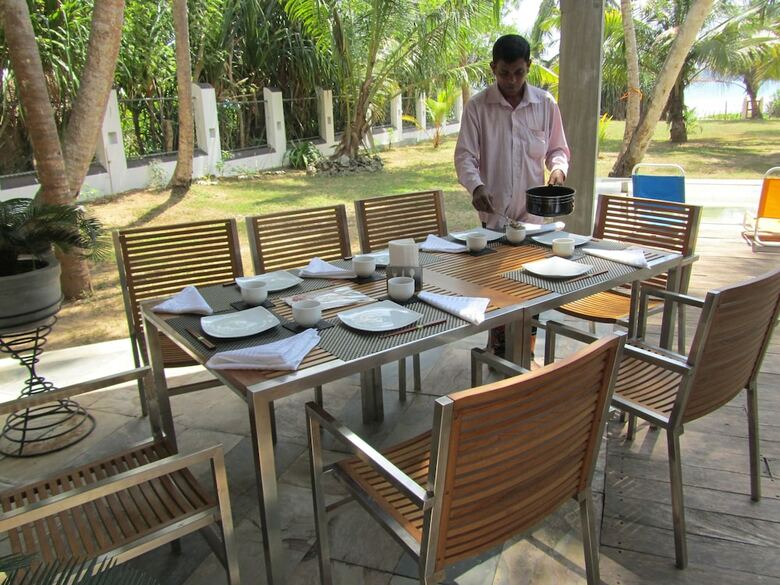 Hotel Isana Beach House