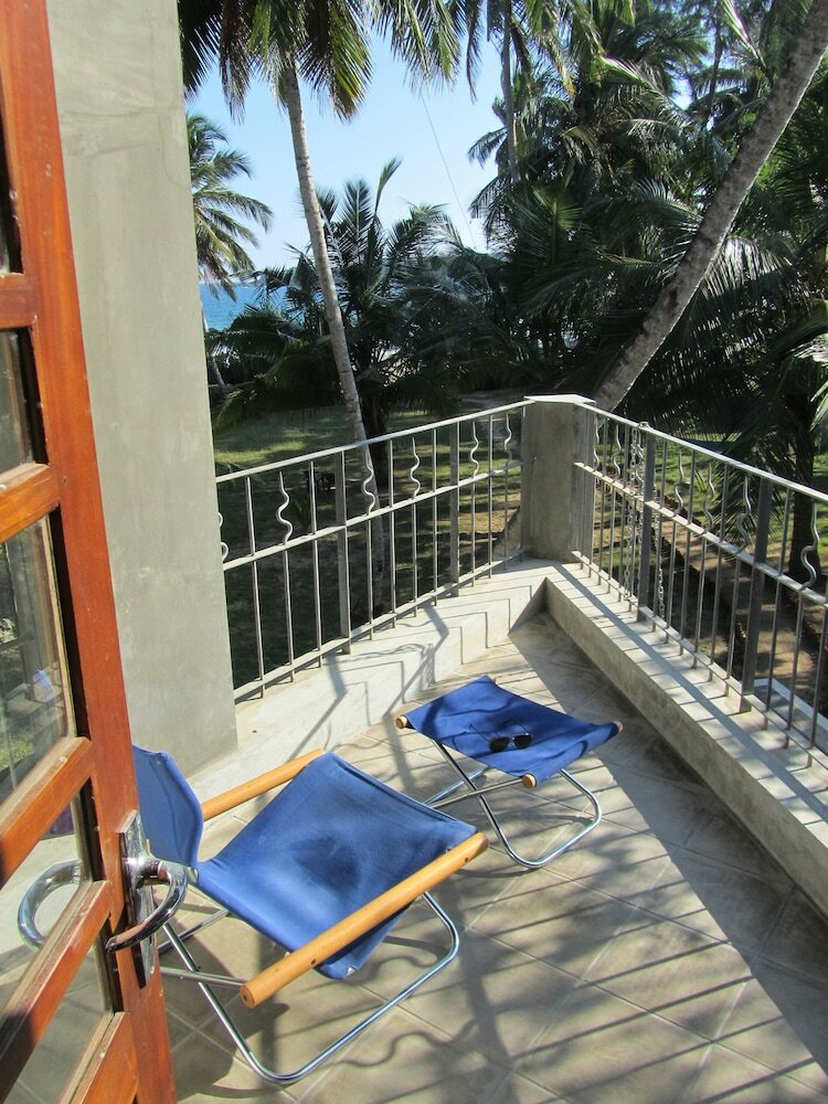 Hotel Isana Beach House