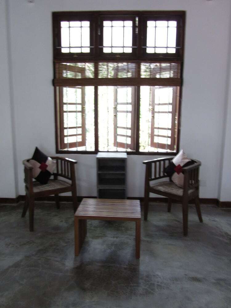 Hotel Isana Beach House