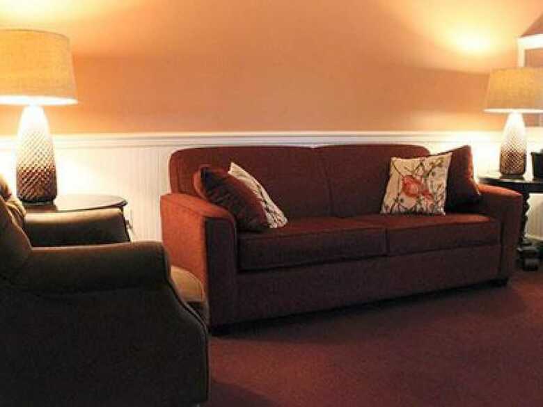 County Clare Irish Hotel & Pub