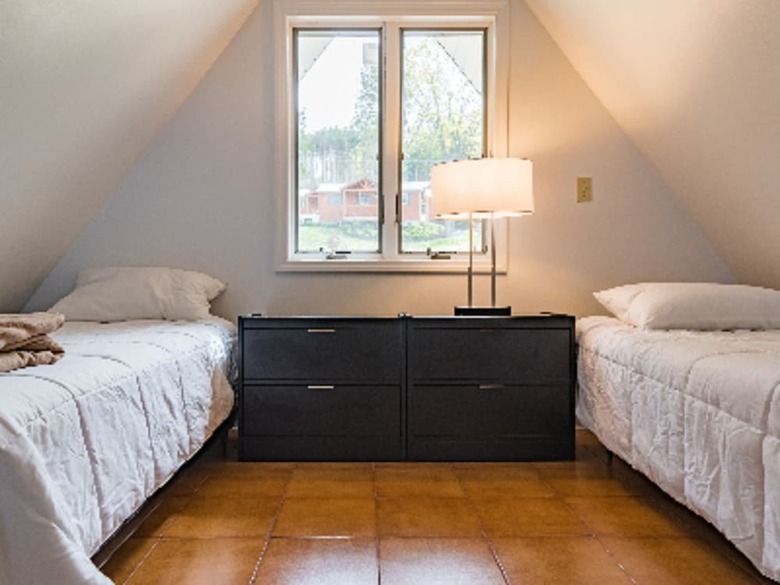 Single Island Shores