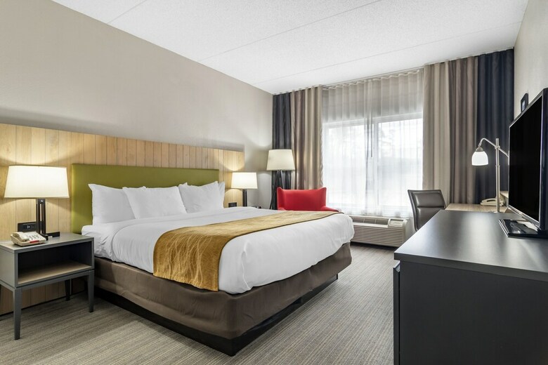 Hotel Comfort Inn & Suites