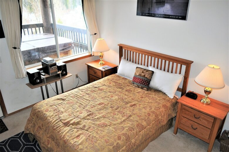 Forest Park 3 Bed 4 Bath Townhome