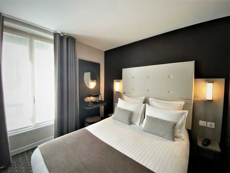Hotel H�tel de La Paix Tour Eiffel