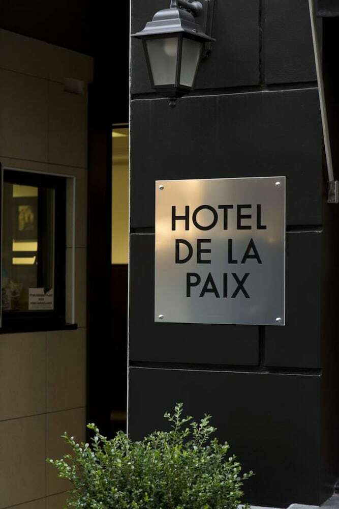 Hotel H�tel de La Paix Tour Eiffel