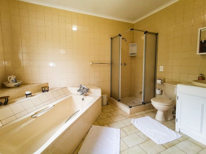 Hotel Loerie Guesthouse