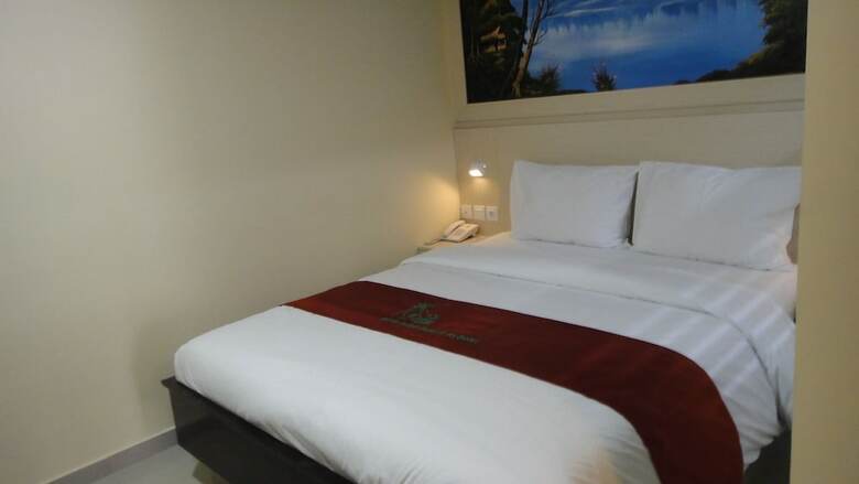 The Arya Hotel