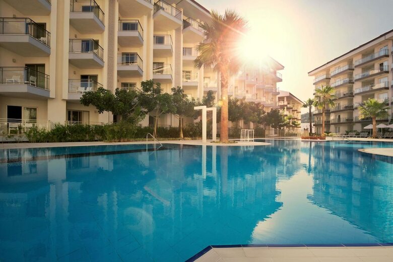 Ramada Hotel & Suites By Wyndham Kusadasi