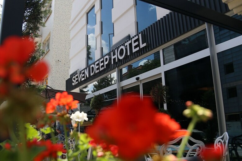 Seven Deep Hotel