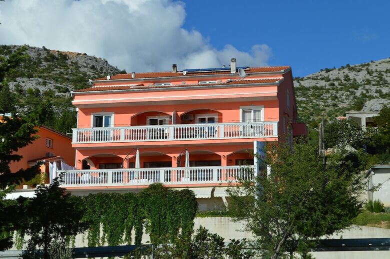 Aparthotel Amari Apartments