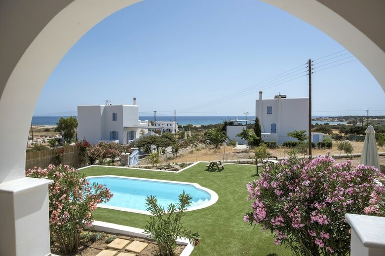 Villa Naxian Resort