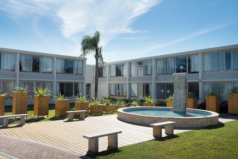 West Wing Hotel, Ascend Hotel Collection