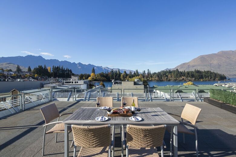 53 Shotover Apartment 302