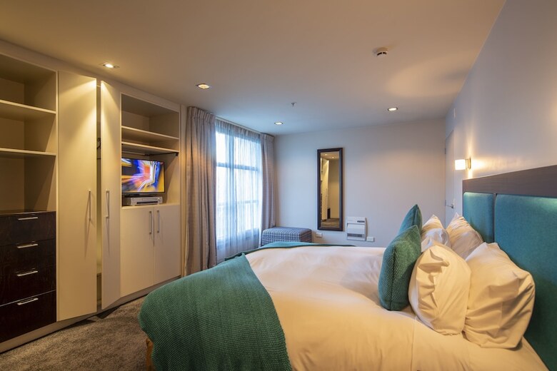 53 Shotover Apartment 302