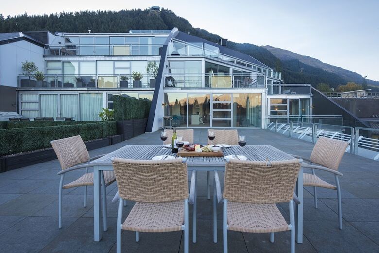 53 Shotover Apartment 302