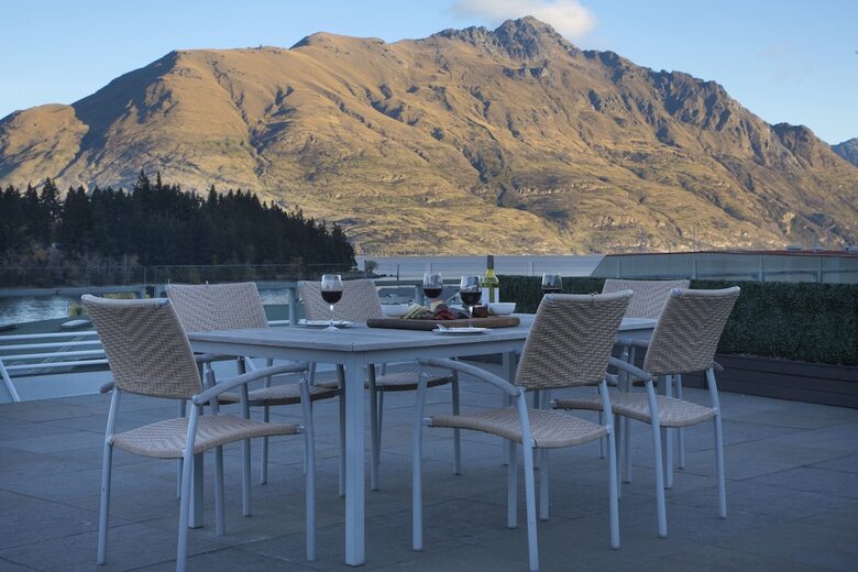 53 Shotover Apartment 302