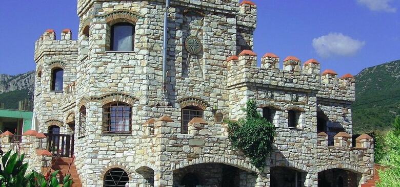 Hotel The Castle