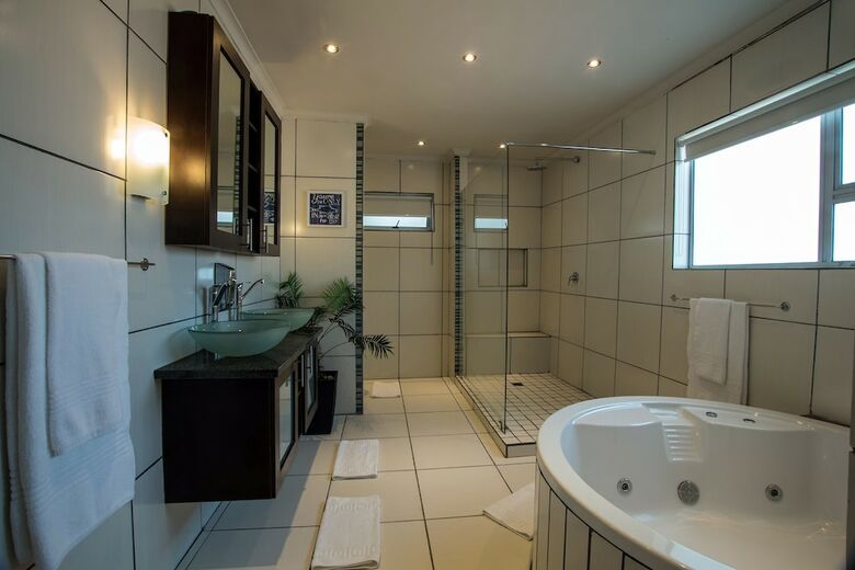 Hotel Cocomo Guesthouse, Spa And Conference Centre