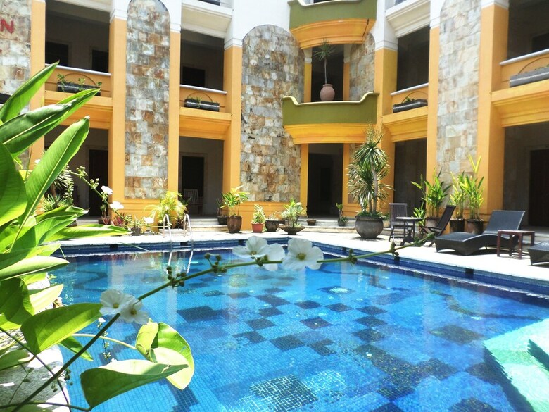 Nathan Hotel