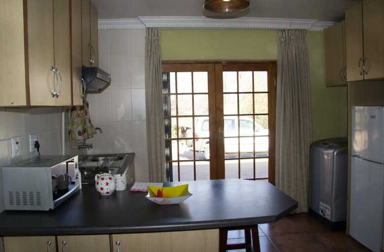 Phokeng Gardens Bed And Breakfast