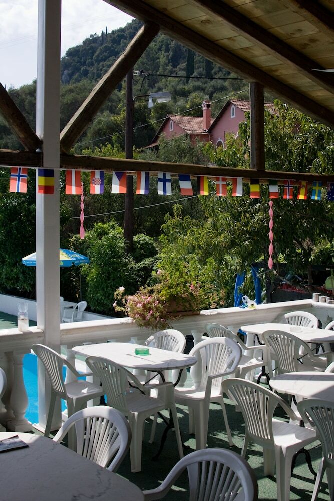 Aparthotel Andromaches Holiday Apartments