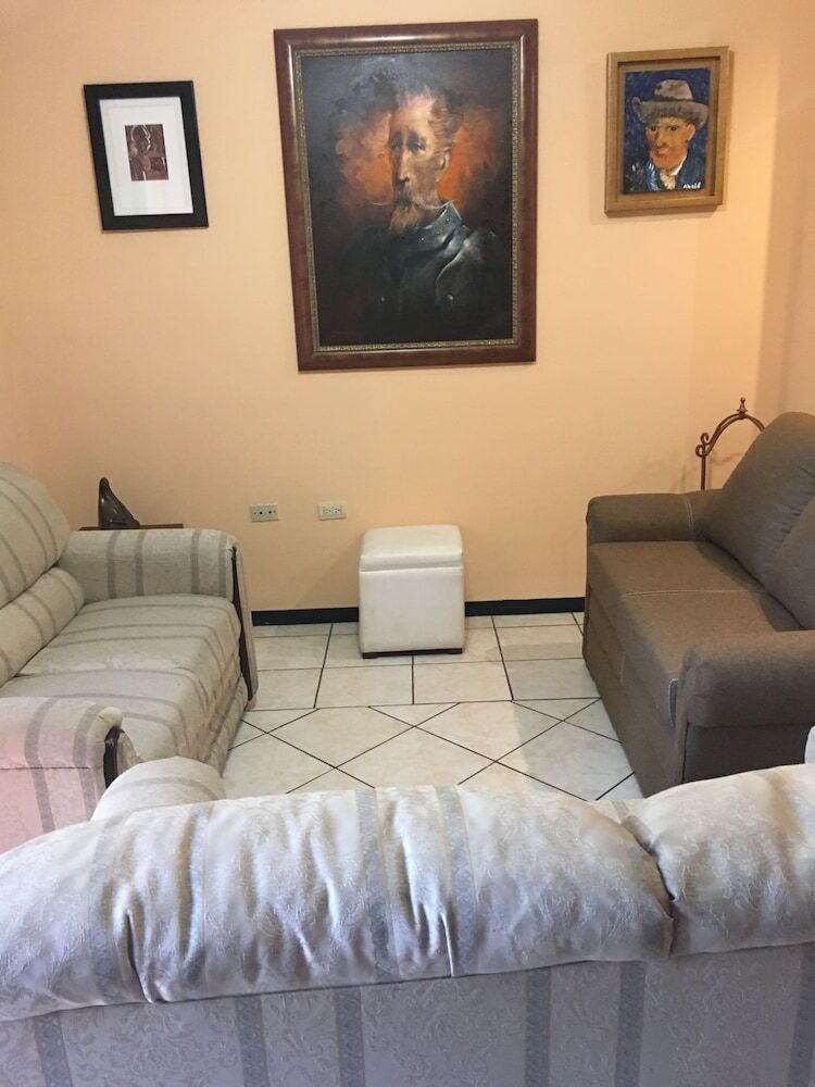 Apartamentos Suites Cervantes