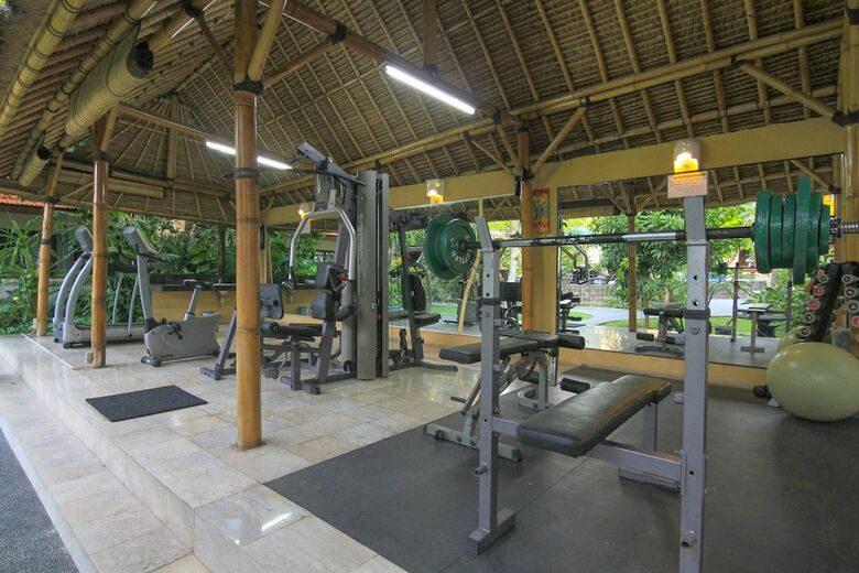 Hotel Airy Seminyak Petitenget Kuta Bali