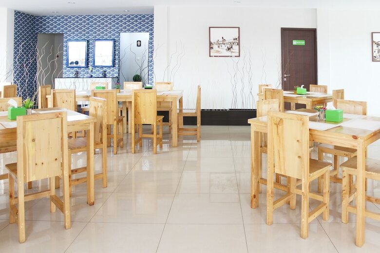 Hotel Airy Karamat Bhayangkara 127 Sukabumi