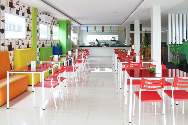Hotel Airy Karamat Bhayangkara 127 Sukabumi