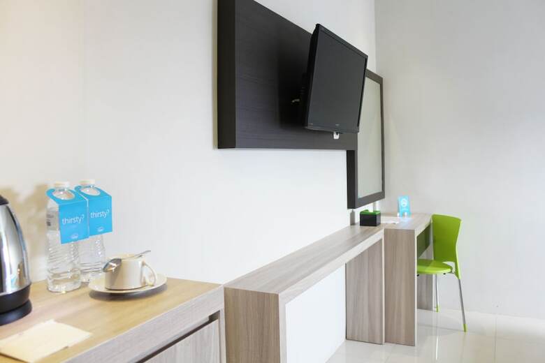 Hotel Airy Karamat Bhayangkara 127 Sukabumi