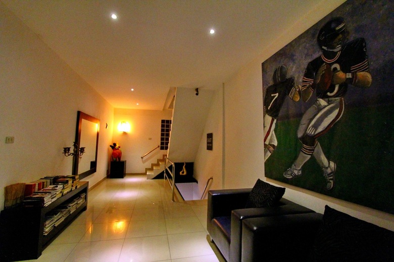Hotel East Suites