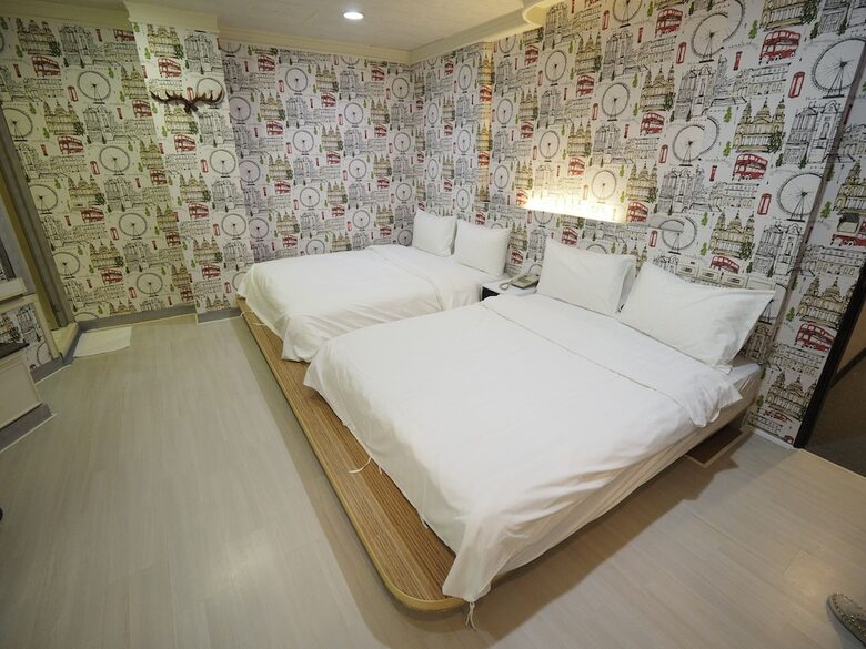 Heyue Hotel