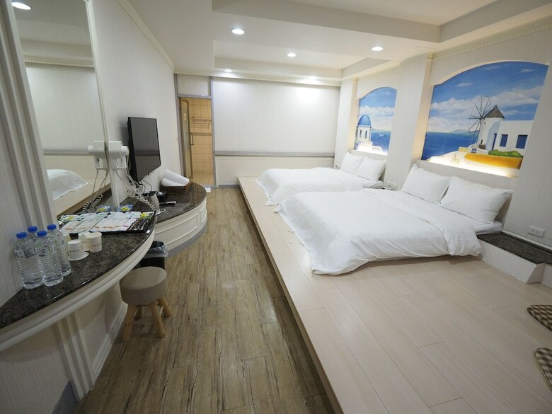Heyue Hotel