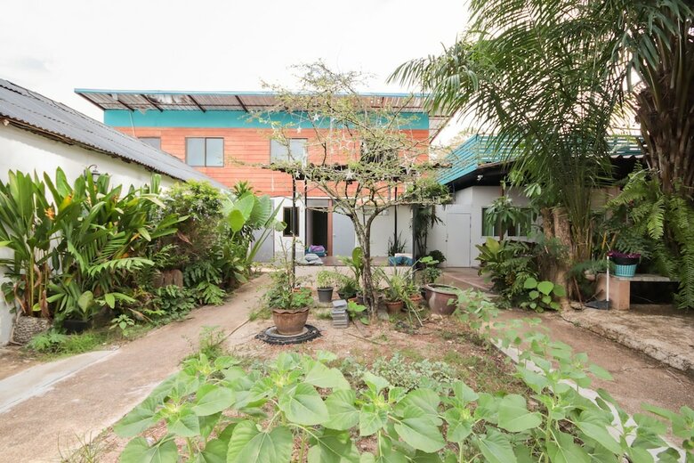 Hostal Eden Hostel