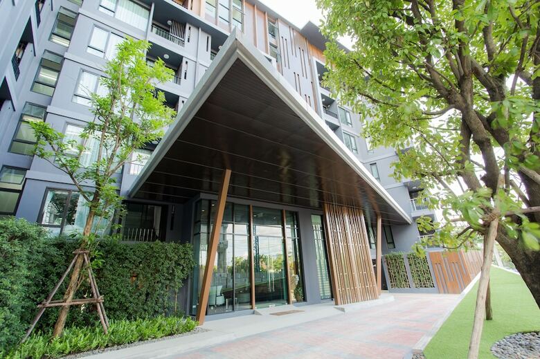 Aparthotel 6th Avenue Surin Beach