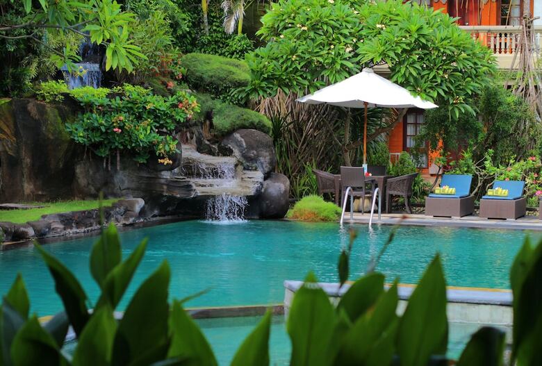 Hotel Adi Dharma Cottages