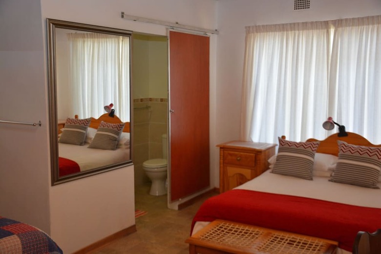 Hotel Blue Crane