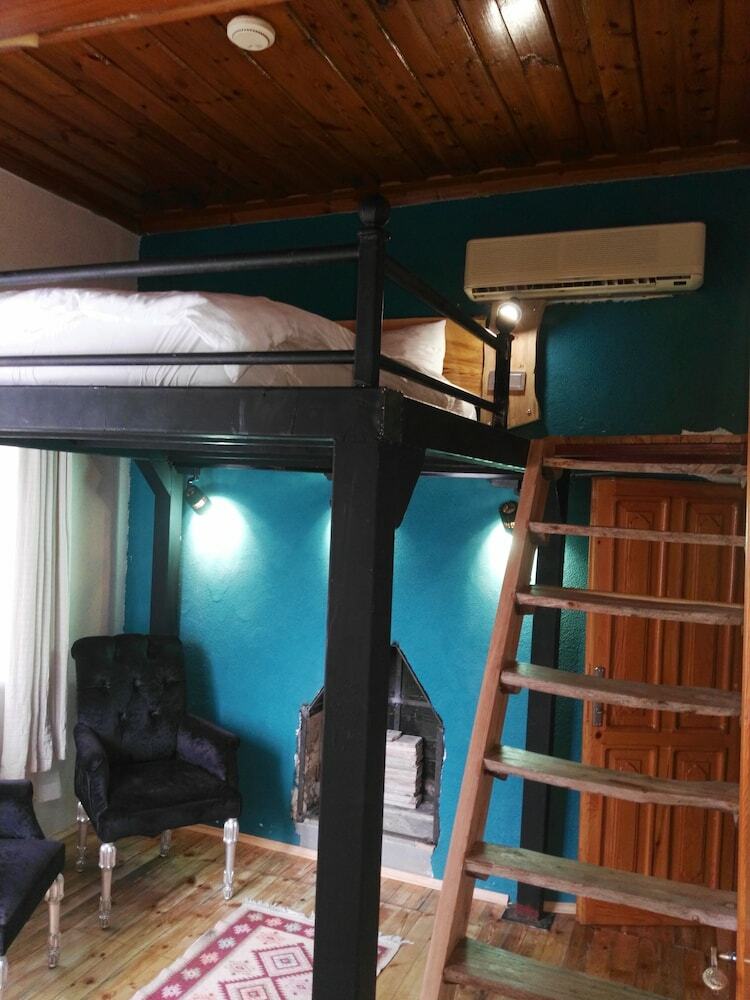 Hotel Wood House