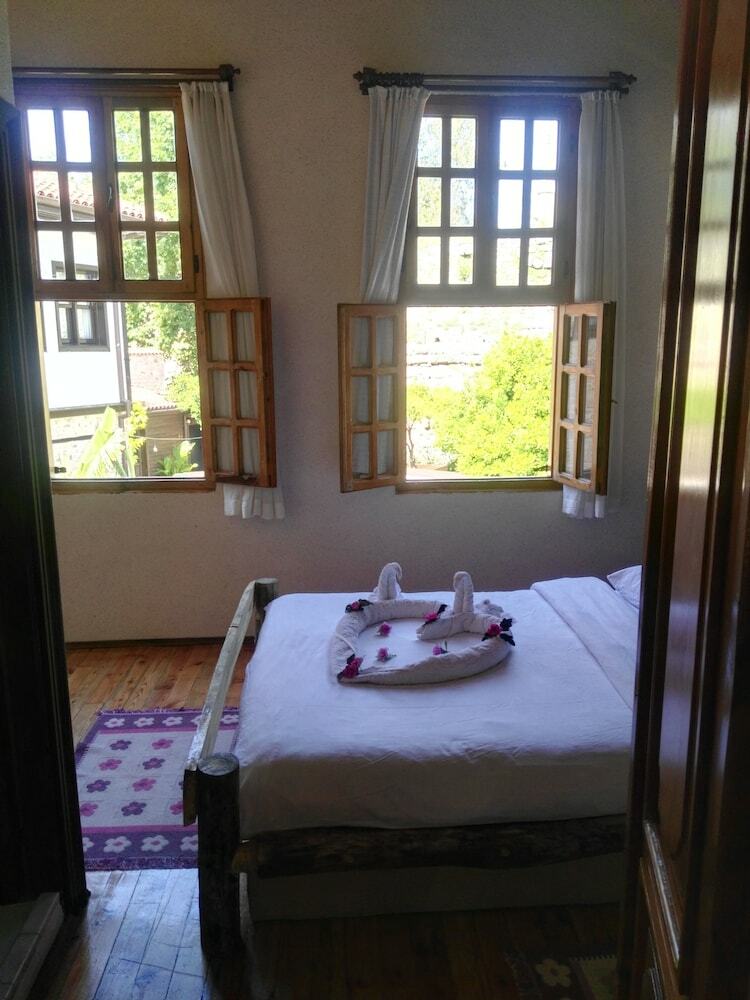 Hotel Wood House