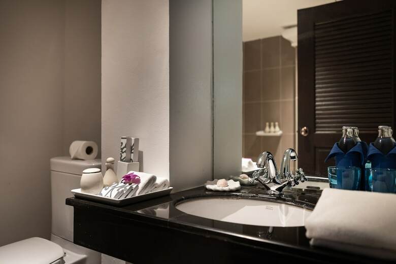 Hotel Akyra Beach Resort Phuket