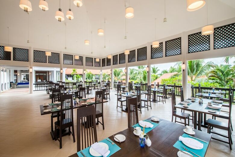 Hotel Akyra Beach Resort Phuket