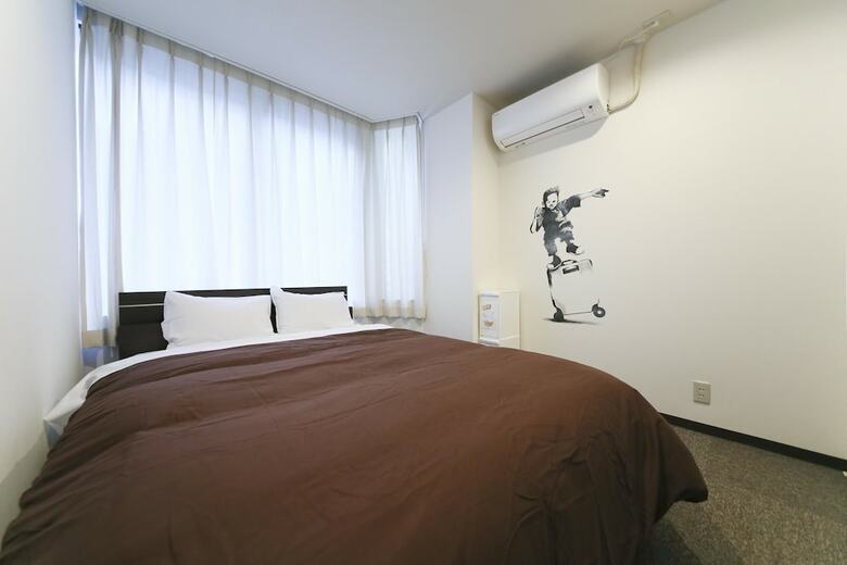 Hostal Roots Hostel
