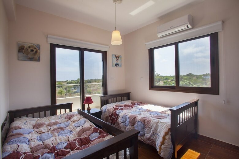 Villa Grecos Grove