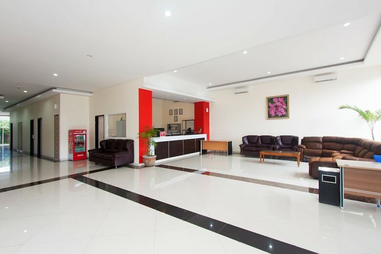 Hotel Zen Rooms Kuta Puri Demak