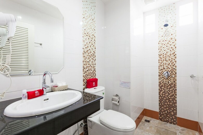 Hotel Zen Rooms Patong Soi Chuwong
