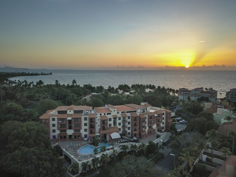 Hotel The Plaza Suites