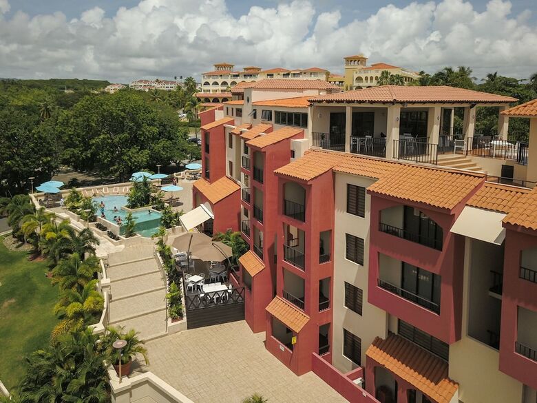 Hotel The Plaza Suites